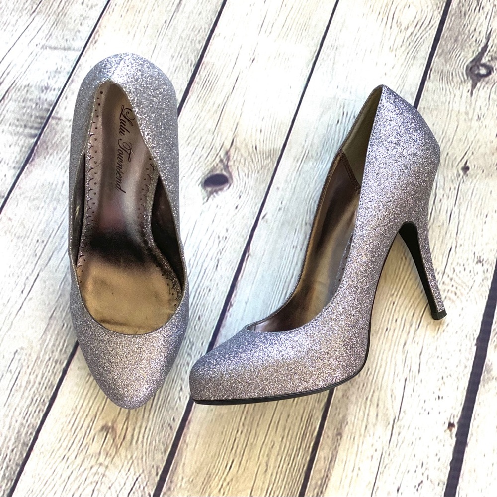 Lulu Townsend Glittering Silver Pumps - size 9
